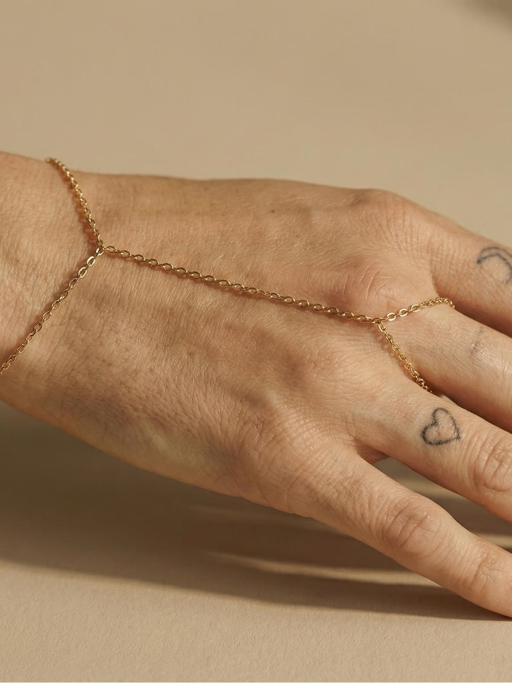 Dainty hand chain